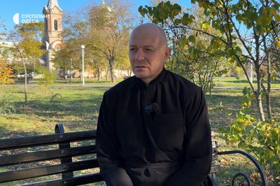 Хрестив бійців під обстрілами: історія священника, який обороняв Маріуполь та потрапив у полон Хрестив бійців під обстрілами: історія священника, який обороняв Маріуполь та потрапив у полон