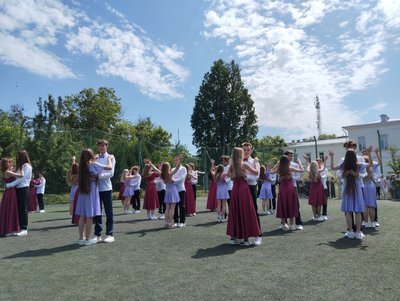 У полтавському ліцеї випускники готують останній шкільний вальс