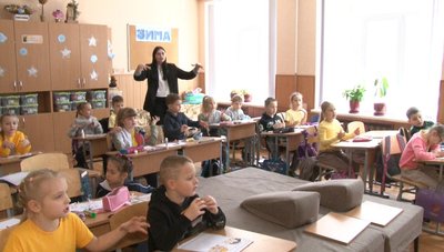 Батьки і учні в ролі вчителів — у черкаській школі організували освітній хакатон Батьки і учні в ролі вчителів — у черкаській школі організували освітній хакатон