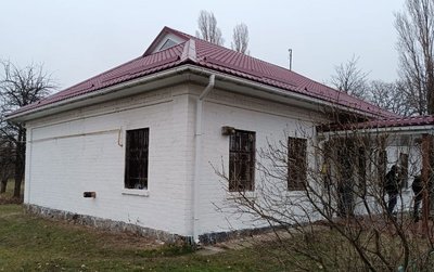 На Полтавщині невідомі підпалили вікно приміщення старостату одного із сіл На Полтавщині невідомі підпалили вікно приміщення старостату одного із сіл