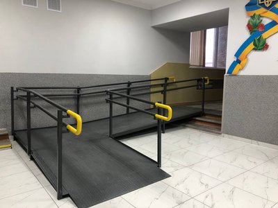 будівлю міськради у Сторожинці зробили доступною для людей з інвалідністю будівлю міськради у Сторожинці зробили доступною для людей з інвалідністю