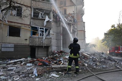 Влучання у будинок на вулиці Метробудівників у Харкові 24 вересня Влучання у будинок на вулиці Метробудівників у Харкові 24 вересня