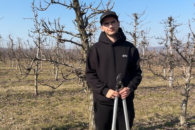 Фермер з Буковини Микола Ілащук Фермер з Буковини Микола Ілащук