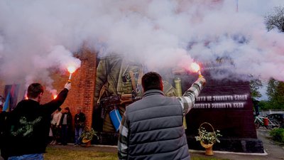 На Кіровоградщині створили мурал, присвячений загиблому бійцю "Азову" Дмитру Рейнишу На Кіровоградщині створили мурал, присвячений загиблому бійцю "Азову" Дмитру Рейнишу