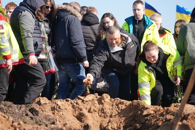 Поховання загиблого на Куп'янщині медика Дмитра Колесника, Харків, 22 березня 2026 року Поховання загиблого на Куп'янщині медика Дмитра Колесника, Харків, 22 березня 2026 року