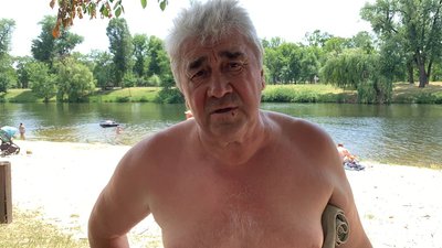 "Раніше їздили на море, а тепер же не можна". Чому в Кривому Розі попри заборону відпочивальники відкрили пляжний сезон "Раніше їздили на море, а тепер же не можна". Чому в Кривому Розі попри заборону відпочивальники відкрили пляжний сезон