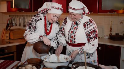 "Кулінарний спадок": як випікають традиційні Великодні мазурки без солі на Рівненщині "Кулінарний спадок": як випікають традиційні Великодні мазурки без солі на Рівненщині