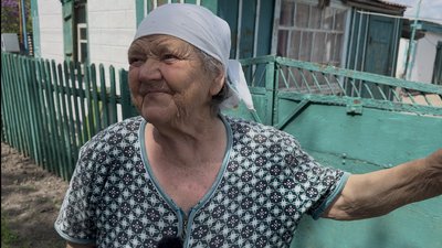 "Тут розбило все на світі". Як з Чаплиного, яке перебуває під ударами КАБами, триває евакуація місцевих жителів "Тут розбило все на світі". Як з Чаплиного, яке перебуває під ударами КАБами, триває евакуація місцевих жителів