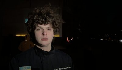 У Дніпрі біля будинку на Перемозі, в який влучила ракета РФ, вшановують памʼять загиблих У Дніпрі біля будинку на Перемозі, в який влучила ракета РФ, вшановують памʼять загиблих