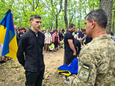 На Одещині попрощалися з прикордонником, який захищав Бахмут На Одещині попрощалися з прикордонником, який захищав Бахмут