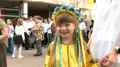 "Замість квітів – донати": у Черкасах відзначили День знань "Замість квітів – донати": у Черкасах відзначили День знань