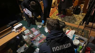 затримали групу, яка торгувала наркотиками на тернопліьщині затримали групу, яка торгувала наркотиками на тернопліьщині