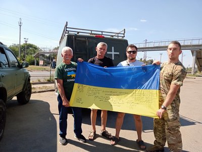 До Житомира приїхав 65-річний велосипедист з Полтавщини, який збирає гроші на ЗСУ До Житомира приїхав 65-річний велосипедист з Полтавщини, який збирає гроші на ЗСУ