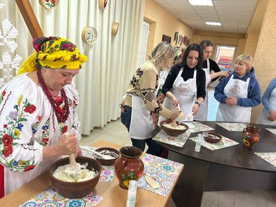 "Калатуха" зі смаком традицій: у Тетерівській громаді відкрили туристичний сезон кулінарним майстер-класом "Калатуха" зі смаком традицій: у Тетерівській громаді відкрили туристичний сезон кулінарним майстер-класом
