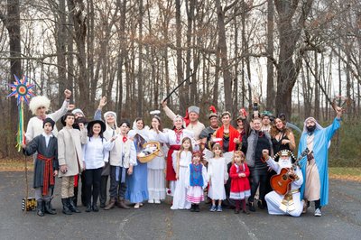 Український вертеп в Шарлоті: рівнянка у США організувала різдвяне дійство