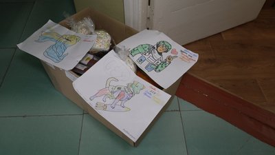 "Подаруй воїну Великдень": на Вінниччині дошкільнята передали 15 боксів на фронт "Подаруй воїну Великдень": на Вінниччині дошкільнята передали 15 боксів на фронт