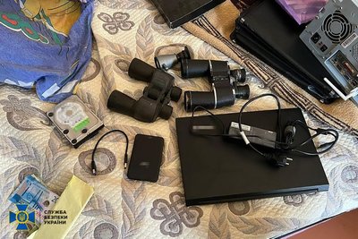 СБУ затримала у Херсоні трьох людей, які коригували удари армії РФ по місту СБУ затримала у Херсоні трьох людей, які коригували удари армії РФ по місту