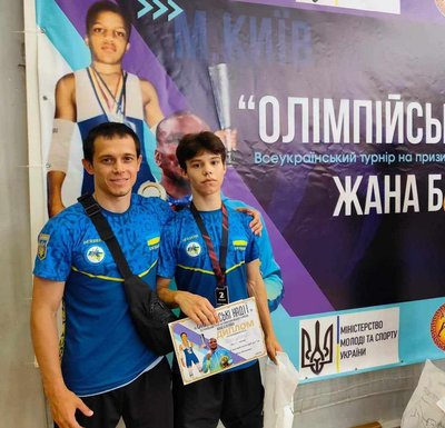 Хмельничанин Денис Кірик здобув срібло на всеукраїнському турнірі з греко-римської боротьби Хмельничанин Денис Кірик здобув срібло на всеукраїнському турнірі з греко-римської боротьби