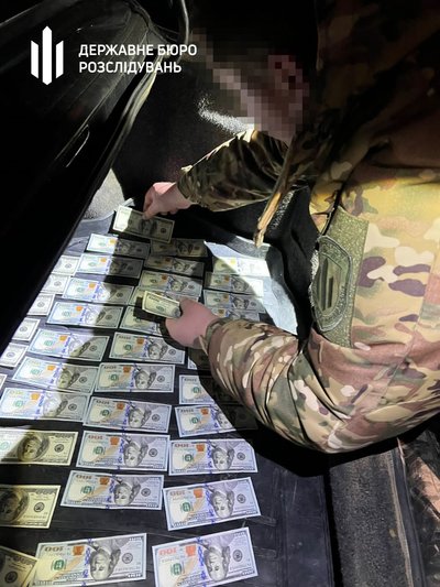 Співробітник військкомату та правоохоронець на Одещині торгували "білими квитками" — ДБР
