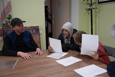 Кіно на лінії фронту. Чеський режисер знімає фільм про життя підлітків у Херсоні