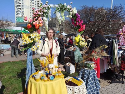 Від пасок до виробів ручної роботи: у Хмельницькому розпочався ярмарок "Великодній Крафт" Від пасок до виробів ручної роботи: у Хмельницькому розпочався ярмарок "Великодній Крафт"