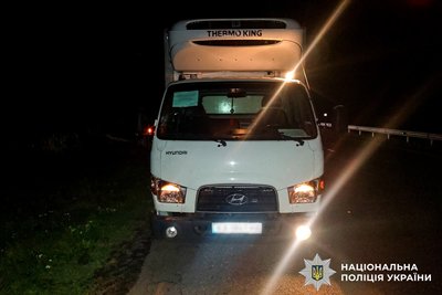 Водій вантажівки не помітив, як збив пішохода на Рівненщині. Особу загиблого встановили Водій вантажівки не помітив, як збив пішохода на Рівненщині. Особу загиблого встановили