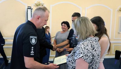 "За оборону України": у Черкасах посмертно нагородили поліцейських "За оборону України": у Черкасах посмертно нагородили поліцейських