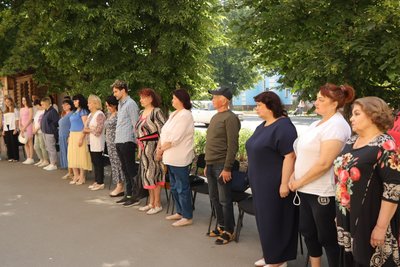"Тільки не пиши мені про війну". В охтирській бібліотеці провели благодійно-поетичний марафон "Тільки не пиши мені про війну". В охтирській бібліотеці провели благодійно-поетичний марафон