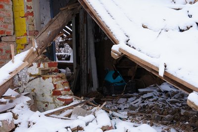 Пошкоджені подвір'я в селі Лютівці Пошкоджені подвір'я в селі Лютівці