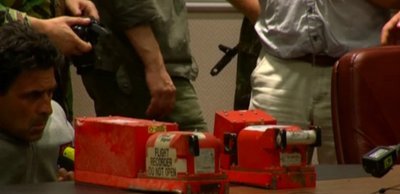 "Чорні скриньки" з рейсу МН17 опинилися у руках бойовиків ДНР. Пізніше самописці передали спецслужбі Малайзії, 2014 рік "Чорні скриньки" з рейсу МН17 опинилися у руках бойовиків ДНР. Пізніше самописці передали спецслужбі Малайзії, 2014 рік