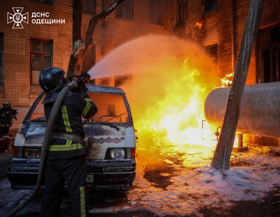 В Одесі загорілась будівля через цистерну з газом