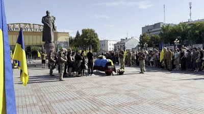 Понад півтора року вважався зникли безвісти: з добровольцем Юрієм Морозовським попрощались у Рівному Понад півтора року вважався зникли безвісти: з добровольцем Юрієм Морозовським попрощались у Рівному