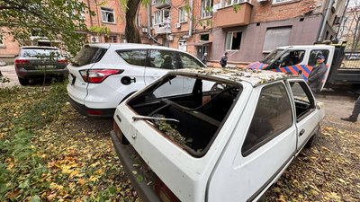 Російська армія вдарила по Дніпру: пошкоджені будинки та школа Російська армія вдарила по Дніпру: пошкоджені будинки та школа