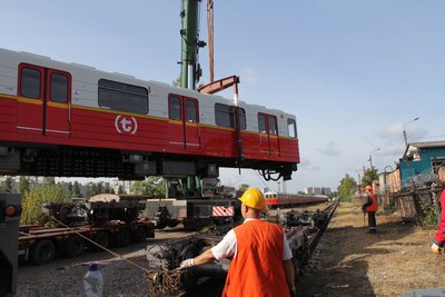Київський метрополітен продовжує отримувати варшавські вагони Київський метрополітен продовжує отримувати варшавські вагони