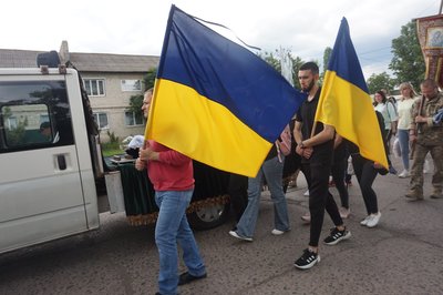 На Одещині попрощалися із військовим, який загинув через серцево-судинну недостатність На Одещині попрощалися із військовим, який загинув через серцево-судинну недостатність