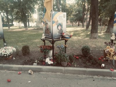 У Хоролі вчинили акт вандалізму на Алеї Героїв – поліція встановила зловмисника У Хоролі вчинили акт вандалізму на Алеї Героїв – поліція встановила зловмисника