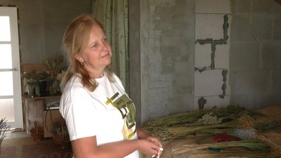 «Обов'язково треба показувати людям»: хмельничанка вирощує понад два десятки видів сухоцвітів та створює з них декор «Обов'язково треба показувати людям»: хмельничанка вирощує понад два десятки видів сухоцвітів та створює з них декор