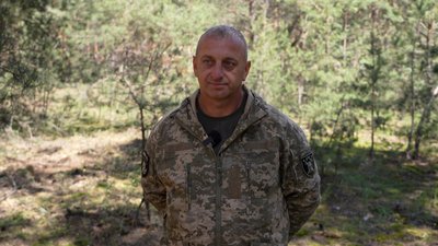 "Якщо ти його не вб'єш — він тебе вб'є". Історія бійця 42 ОМБр Петра, який боронить Дніпропетровщину від військ РФ "Якщо ти його не вб'єш — він тебе вб'є". Історія бійця 42 ОМБр Петра, який боронить Дніпропетровщину від військ РФ