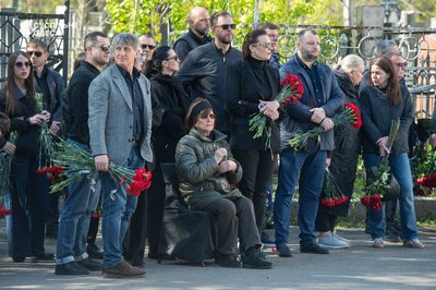 "Я досі не вірю": в Одесі попрощалися з депутатом міськради Олександром Іваницьким, якого знайшли мертвим в авто "Я досі не вірю": в Одесі попрощалися з депутатом міськради Олександром Іваницьким, якого знайшли мертвим в авто