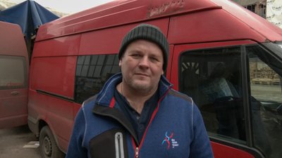 допомога люди хліб волонтер Дмитро Артемов Лиман Донецька область допомога люди хліб волонтер Дмитро Артемов Лиман Донецька область