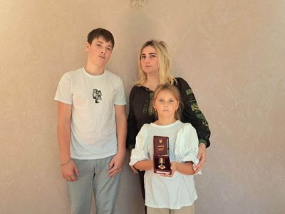На Черкащині вручили нагороди ветеранам та родинам загиблих військових На Черкащині вручили нагороди ветеранам та родинам загиблих військових