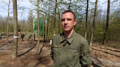 На Житомирщині студенти з лісівниками засадили дубами та соснами 40 сотих лісу