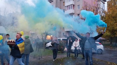 У Луцьку зустріли звільненого з полону 27-річного військового медика Дмитра Селютіна У Луцьку зустріли звільненого з полону 27-річного військового медика Дмитра Селютіна