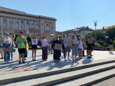 "Не звільняйте Федорова": у Києві та регіонах збираються мирні акції "Не звільняйте Федорова": у Києві та регіонах збираються мирні акції