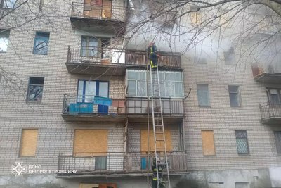 На Дніпропетровщині внаслідок трьох пожеж загинула жінка, вогнеборці врятували двох чоловіків На Дніпропетровщині внаслідок трьох пожеж загинула жінка, вогнеборці врятували двох чоловіків