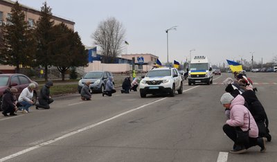 На Чорнобаївщині попрощалися з полеглим військовослужбовцем Андрієм Тарасенком На Чорнобаївщині попрощалися з полеглим військовослужбовцем Андрієм Тарасенком