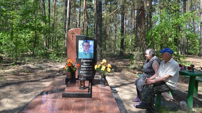 "Я не люблю число «26»": розповідь батька з Чернігівщини, який через війну втратив двох синів "Я не люблю число «26»": розповідь батька з Чернігівщини, який через війну втратив двох синів