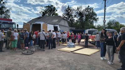 Через вибух пошкоджені майже 300 домоволодінь: як відновлюють село на Житомирщині Через вибух пошкоджені майже 300 домоволодінь: як відновлюють село на Житомирщині