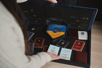 Відновили майстерню, щоб виконати обіцянку побратиму — створити вітрину для нагород: історія бізнесу з Харкова 1