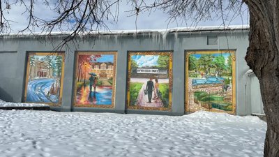 "Трохи додає настрою": на Хмельниччині чоловік з Миколаєва створив двометрового снігового коня для односельців "Трохи додає настрою": на Хмельниччині чоловік з Миколаєва створив двометрового снігового коня для односельців